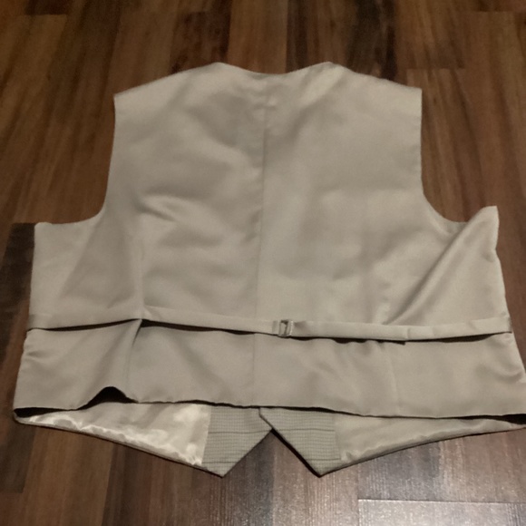 Men’s Beige  Plaid 3 pc Suit! - Picture 4 of 10